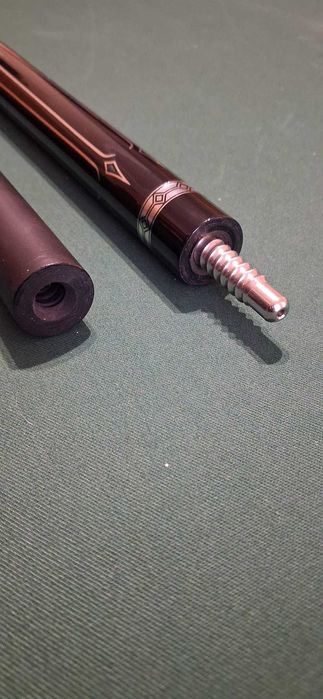 Kij do bilarda z włókna węglowego