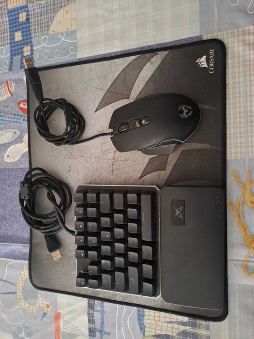 Vendo teclado e rato gaming PS4
