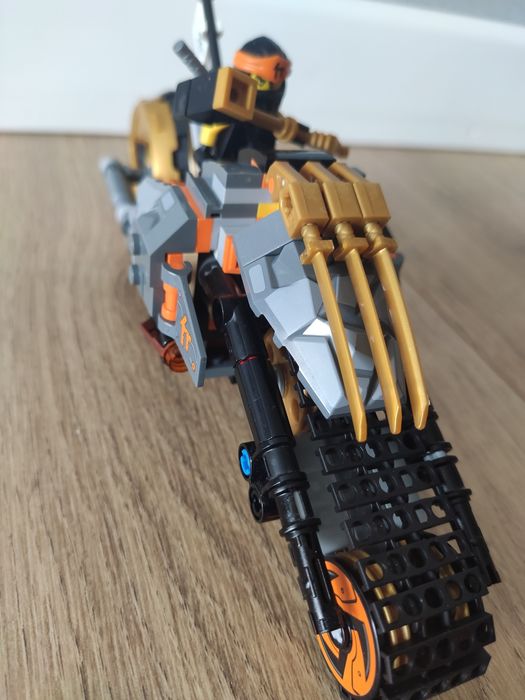 LEGO Ninjago Motocykl Cole'a 70672
