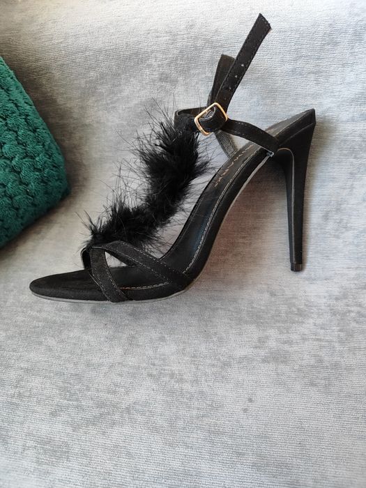 Eleganckie czarne sandałki, rozm.40