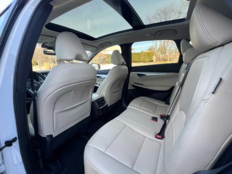 Infiniti QX50      2021