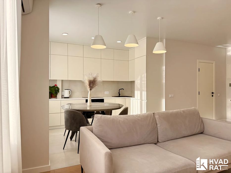 Продаж просторої однокімнатної квартири з ремонтом у Європейське  Сіті