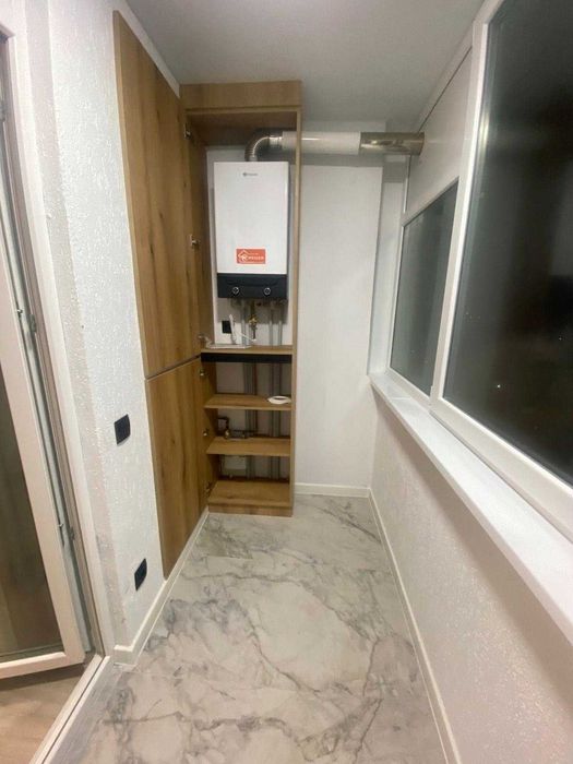 Продаж 2 км квартири на Злуки