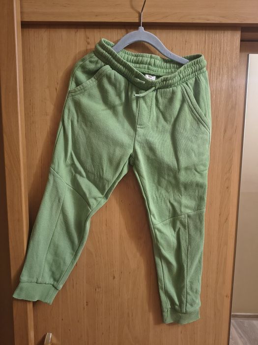 Spodnie dresowe rozmiar 110