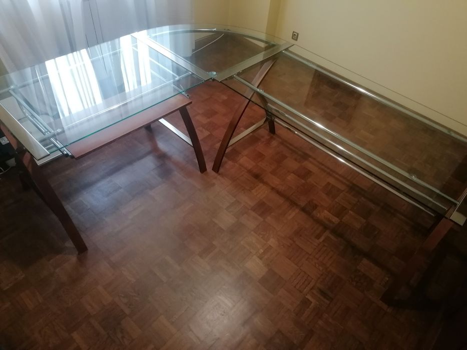 Mesa de escritório de vidro