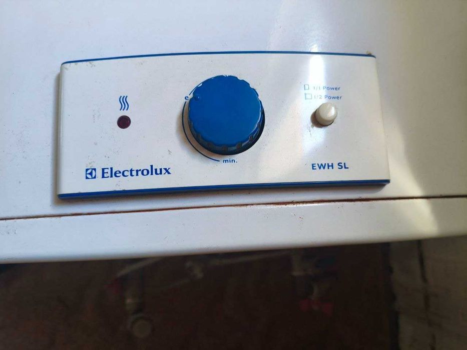 Продам водонагрівач ELECTROLUX EWH 100 SL