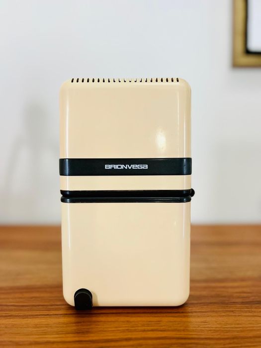Rádio cubo Brionvega em bege - original