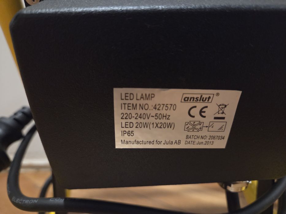 Lampa robocza warsztatowa LED 20 W IP65 przenośna statyw regulacja