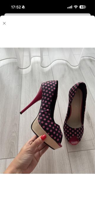 Лот взуття за 200 грн