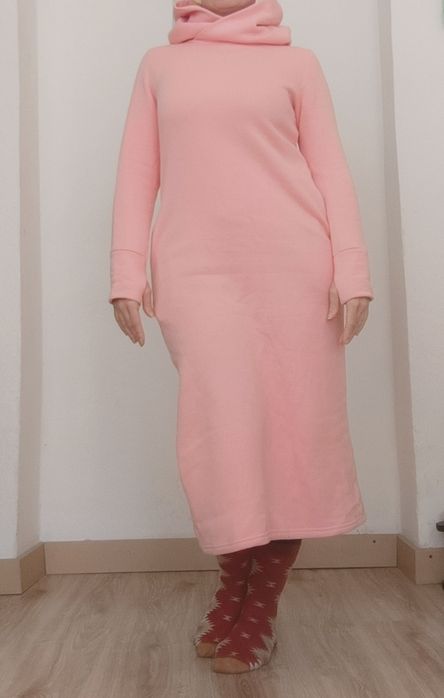 Платье худи длинное на флисе пудрового цвета