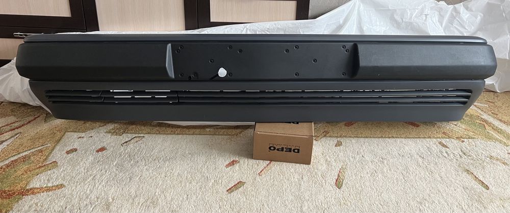 Новый передний бампер в сборе, накладка, Mercedes w124 Мерседес