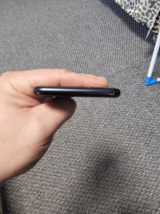 Продам Iphone SE / Айфон СЕ Айклауд