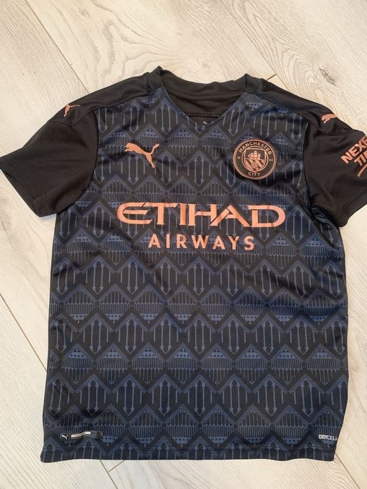 Футбольна форма для хлопчиків.