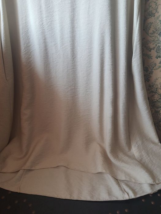 Vestido bege tipo linho