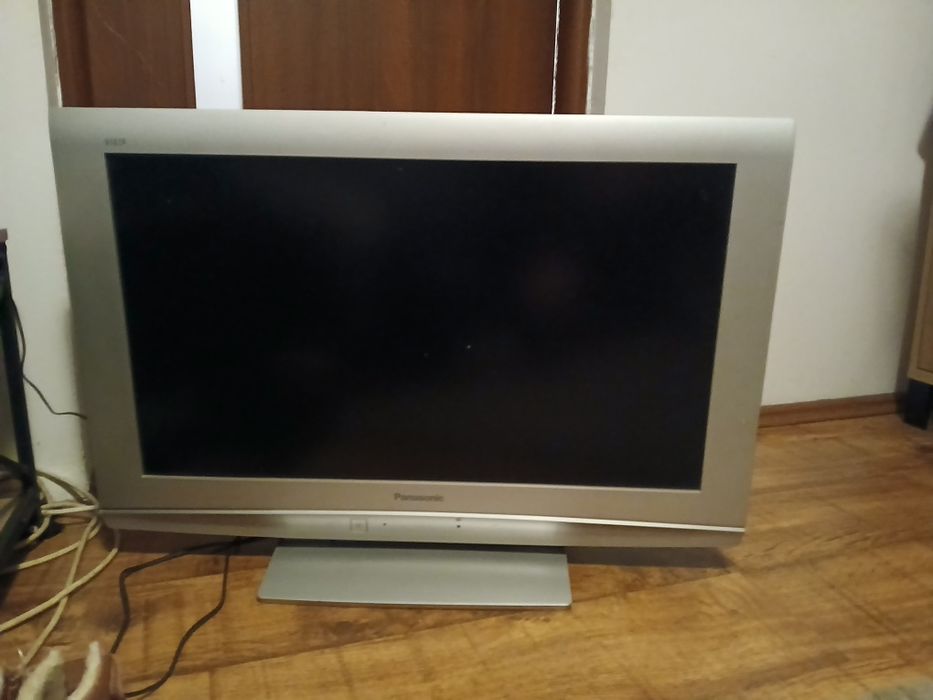Telewizor Panasonic Viera 32 " plus dekoder