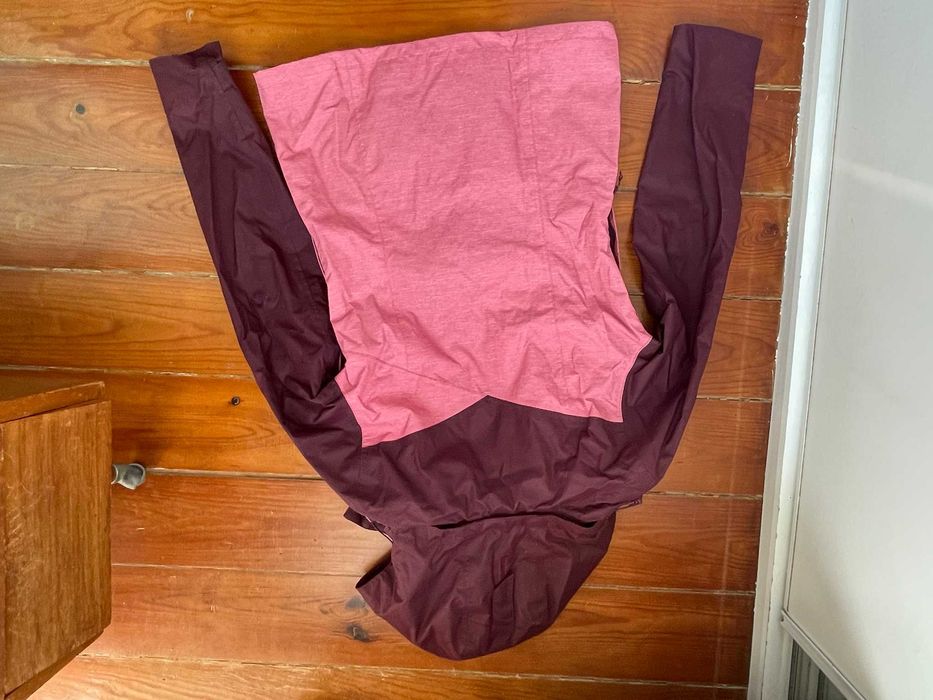 Casaco mulher Quechua Decathlon outono/inverno, impermeável, impecável