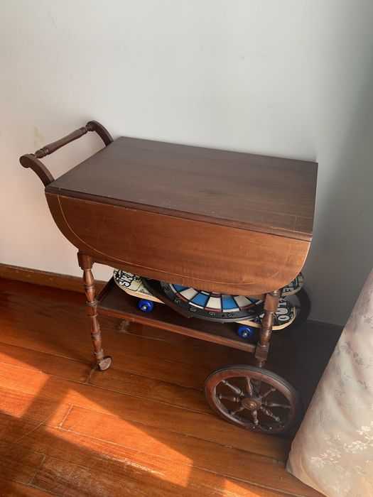 Carrinho de bebidas antigo