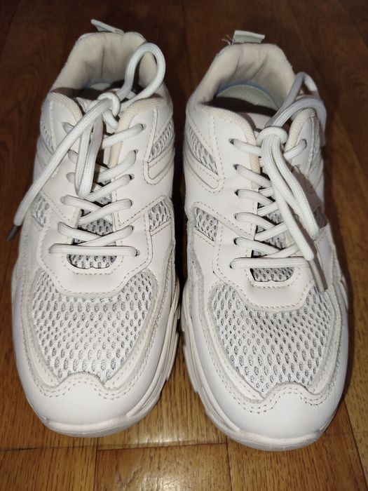 Кросівки бежеві  stilli