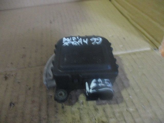 Motor da comporta da sofagem AUDI A4 (8D2, B5)