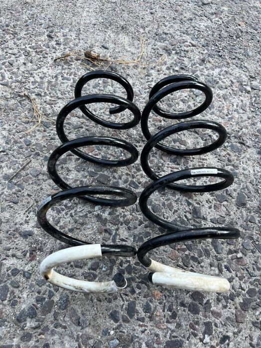 Пружини передні мерседес Віто