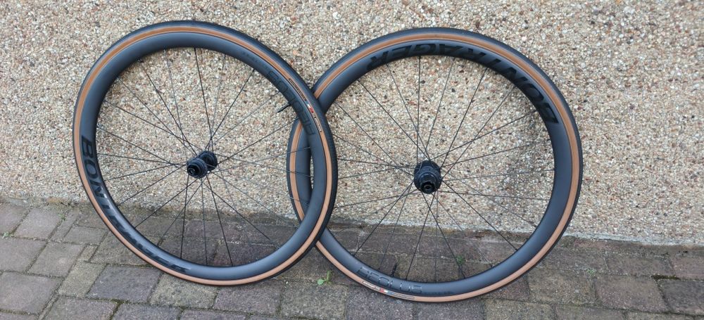 Komplet kół szosowych Bontrager Aeolus Elite 35 TLR
