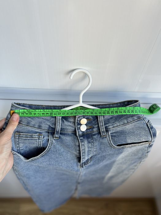 Джинсовая юбка с разрезом