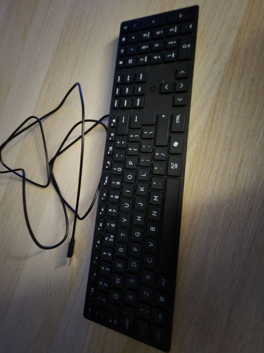 Klawiatura HP 320K USB slim pełna numeryczna czarna A42
