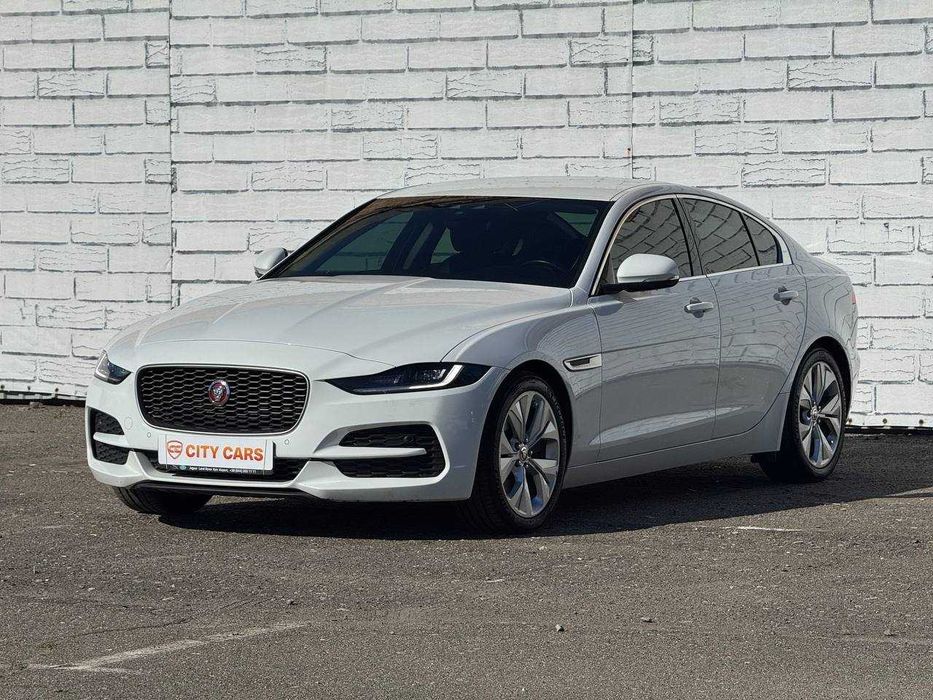 Jaguar XE 2020 р
