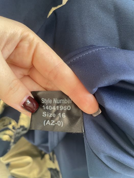 Вечірня сукня жіноча