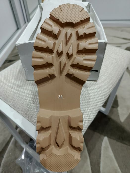 Sprzedam skórzane klapki Modo