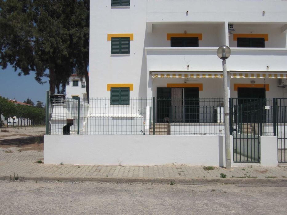 Apartamento r/chão T3 com pátio independente
