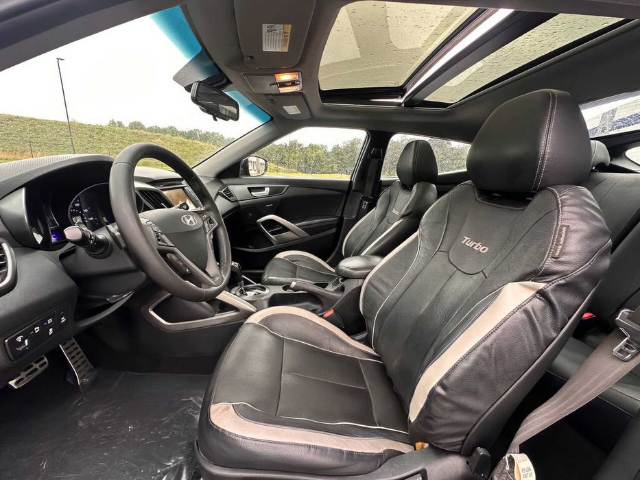 Hyundai Veloster      2015