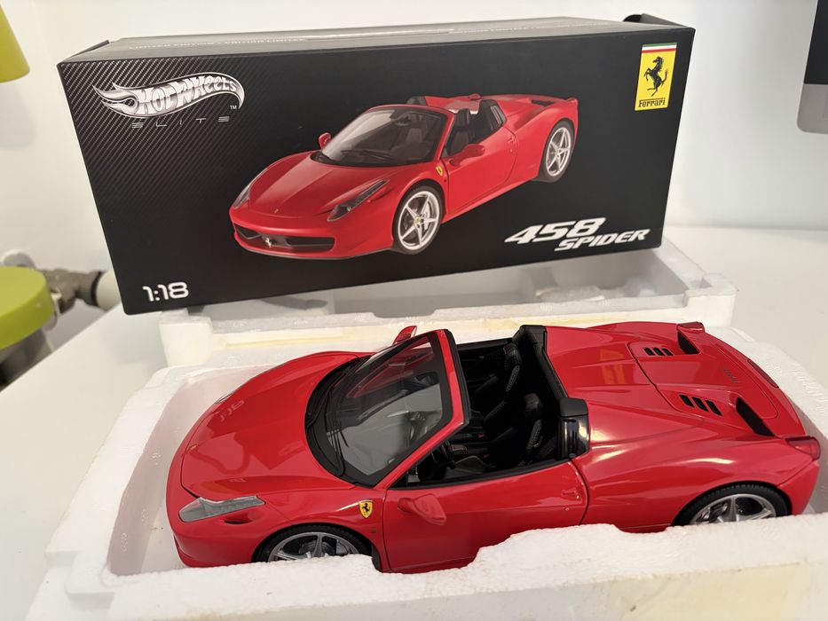 1:18 Ferrari 458 Italia Spider Hot Wheels Elite