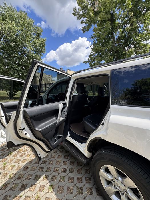 Toyota Land Cruiser Prado 150 • 3.0 D-4D