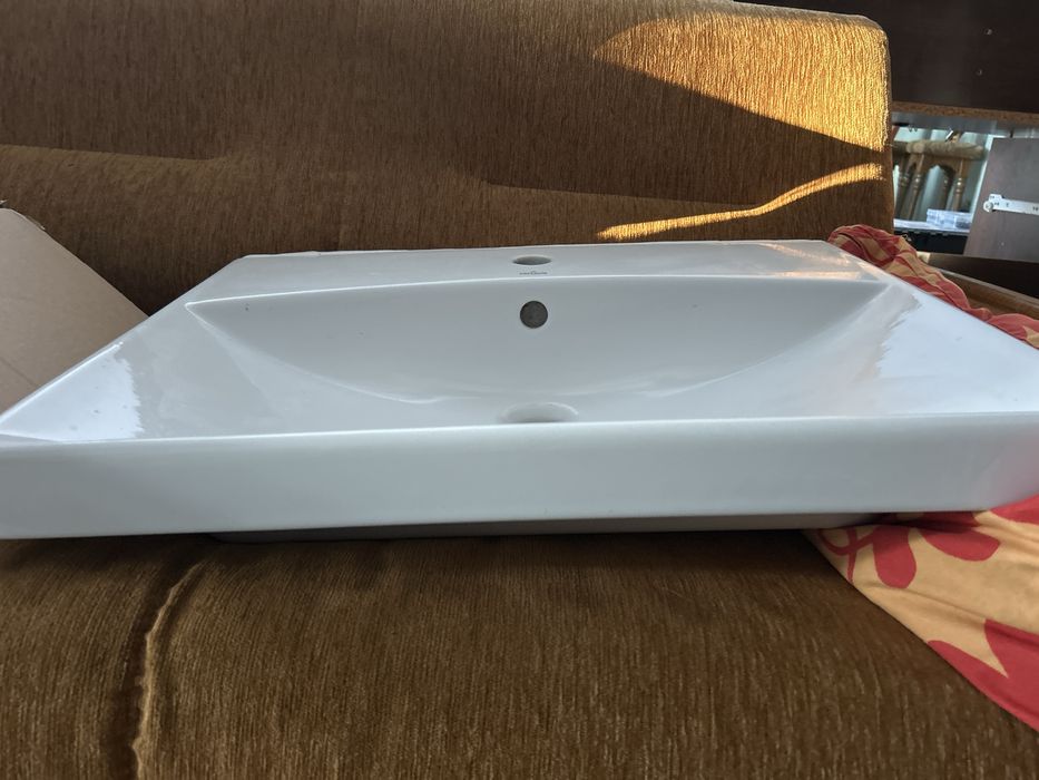 Prostokatna umywalka podwieszana 65 cm