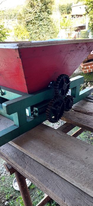 Relador de uvas em excelente estado