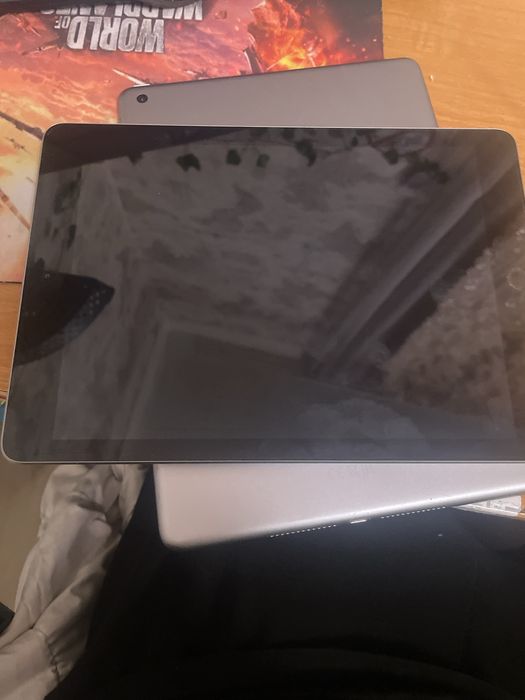 Продам айпад  (6-го поколения).