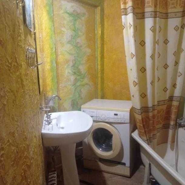 Харьков. Продам часть дома на Основе.