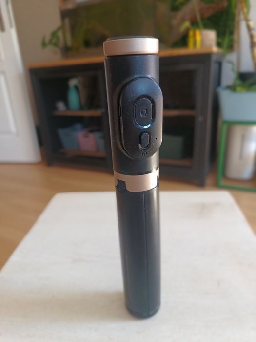 Selfie stick 2w1 z funkcją statywu