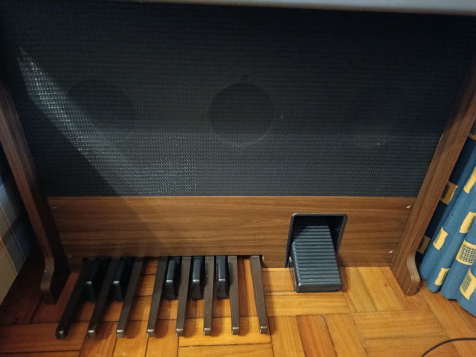 Órgão Bontempi antigo