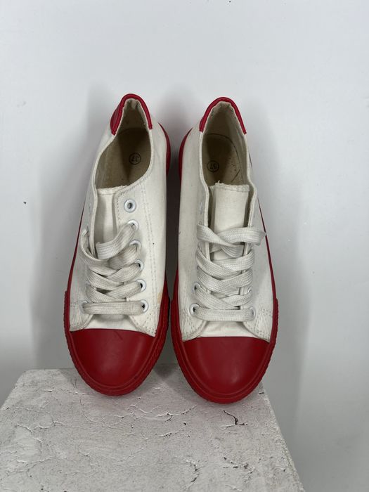 Bialo czerwone trampki damskie