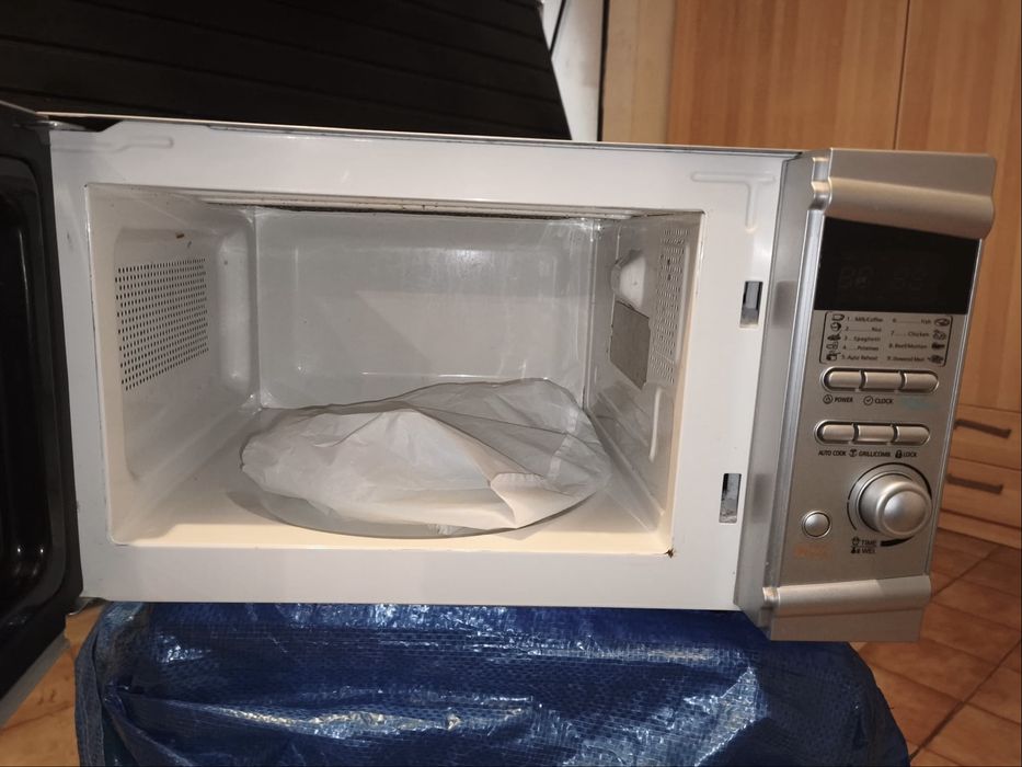 Microondas cinza prata novo