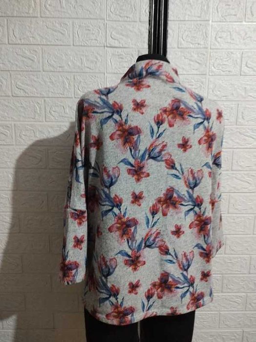 Sweter rozmiar m cena 20zł