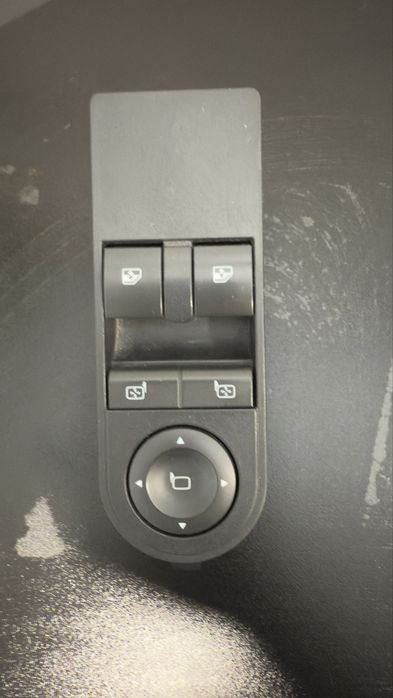 BOTOES DOS VIDROS PORTA ESQUERDA OPEL ASTRA GTC ANO 2008