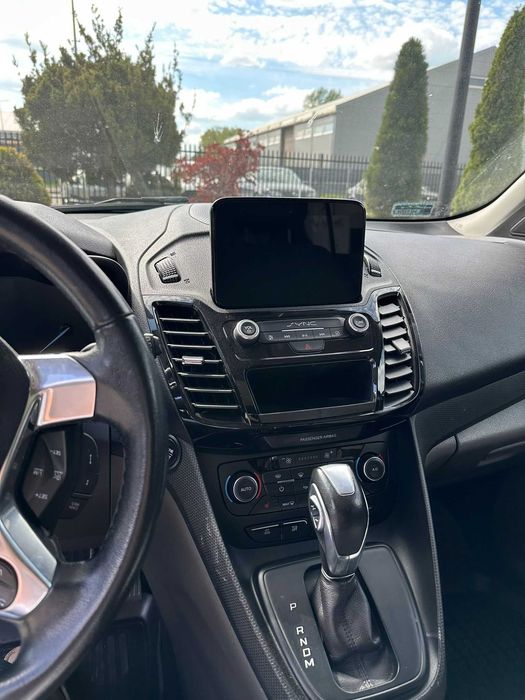 FORD TOURNEO CONNECT 2018
