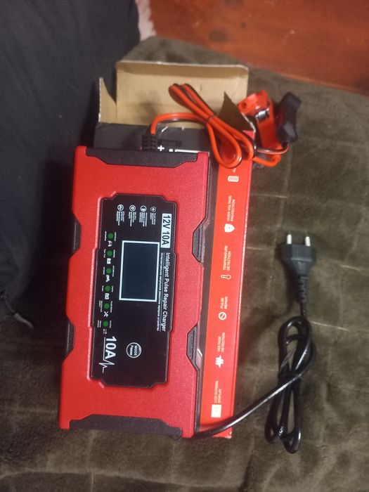 Продам нове імпульсне інтелектуальне зарядне 12в 10а