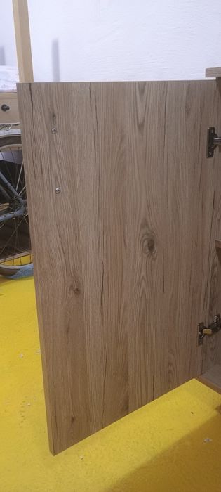 Szafka na kółkach wyk. przez stolarza