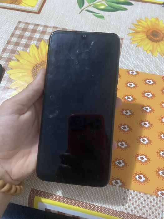 Телефон на запчастини редмі 7