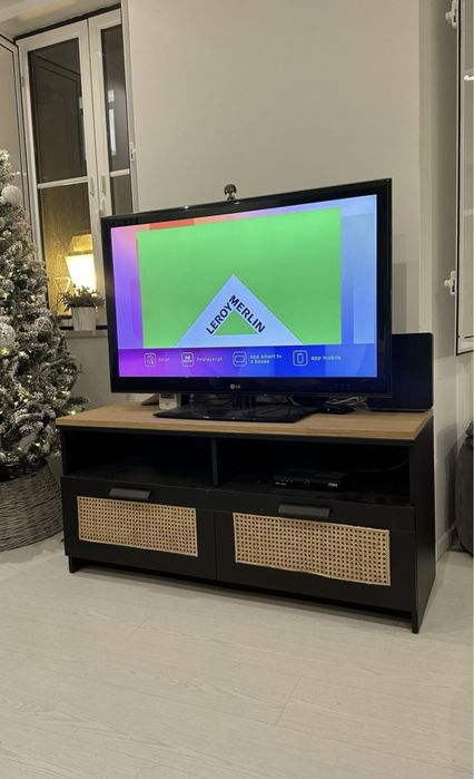 Conjunto de sala (mesa de refeições, aparador e móvel TV c/ rattan)