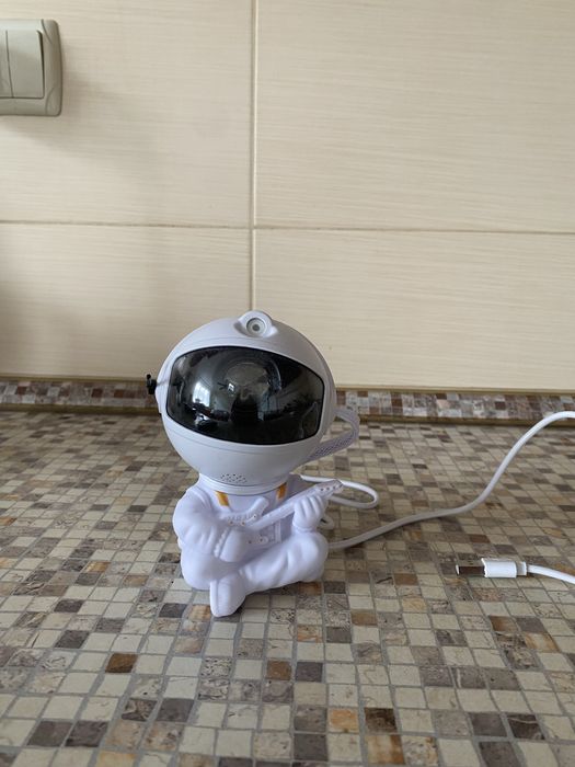 Нічник-проектор Космонавт